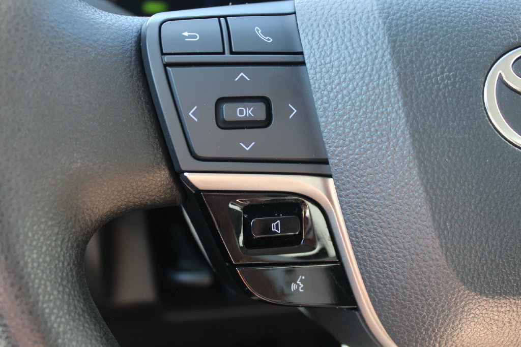 Used 2025 Toyota Camry LE FWD image 18