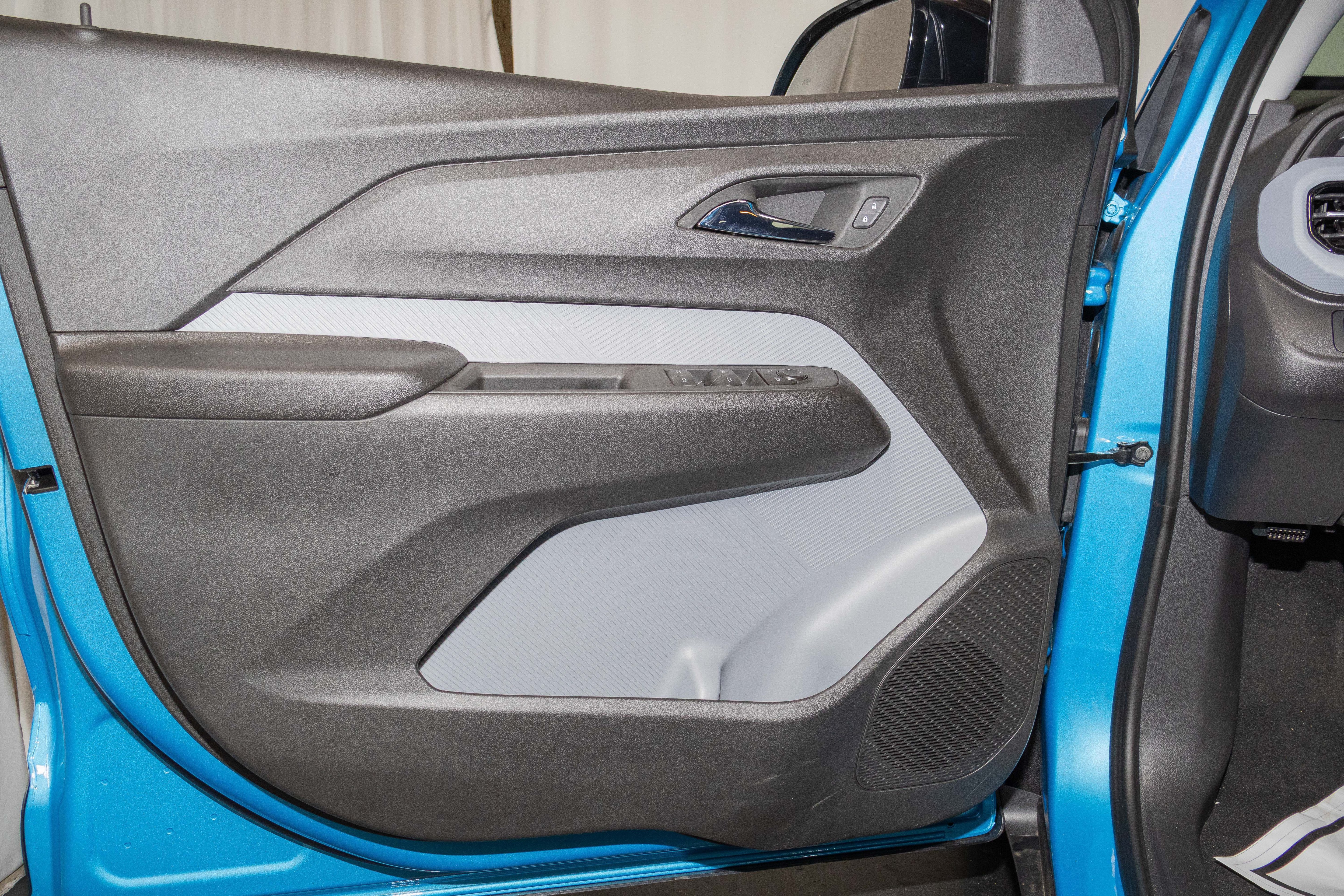 New 2027 Chevrolet Bolt LT FWD image 7