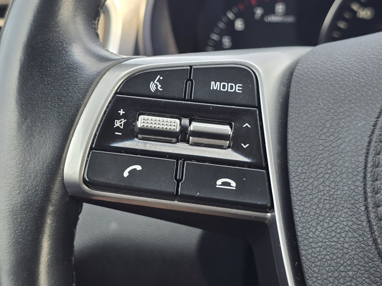 Used 2019 Kia Sorento EX w/ EX Touring Package AWD/4WD image 34