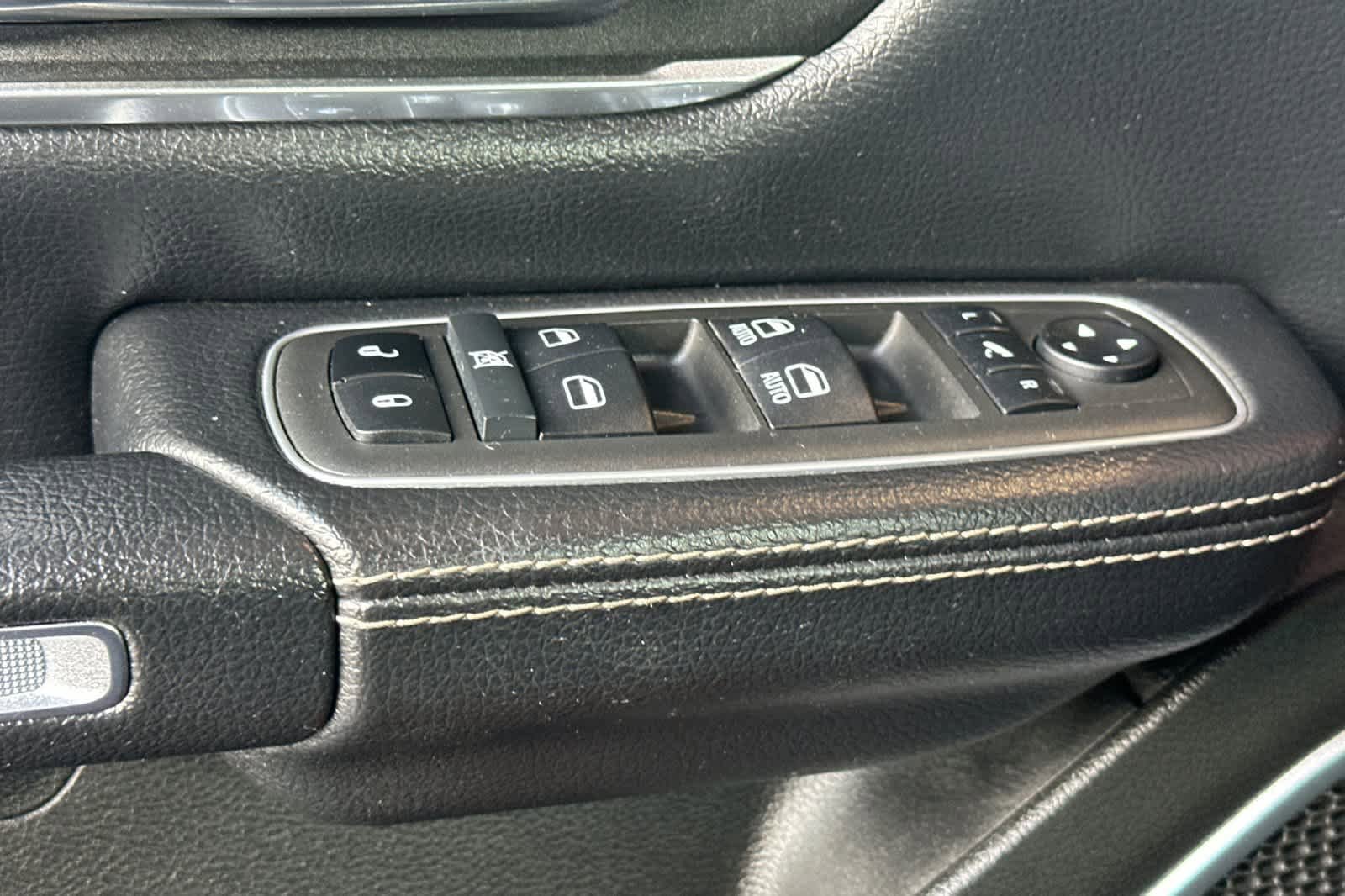 Used 2022 RAM 1500 Laramie AWD/4WD image 13