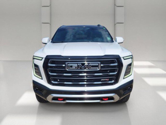 Used 2025 GMC Yukon AT4 w/ AT4 Premium Package AWD/4WD image 2