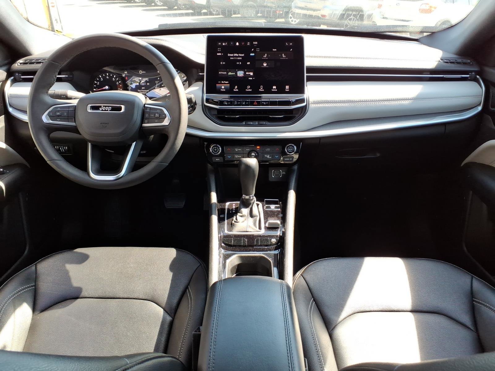 Used 2025 Jeep Compass Limited AWD/4WD image 8