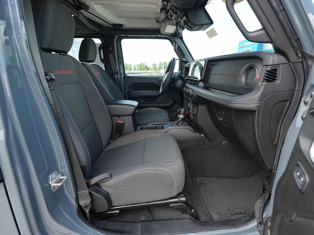 Used 2025 Jeep Wrangler Unlimited Rubicon AWD/4WD image 21
