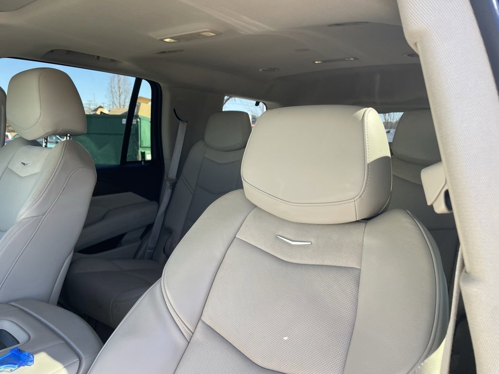 Used 2019 Cadillac Escalade Luxury image 21