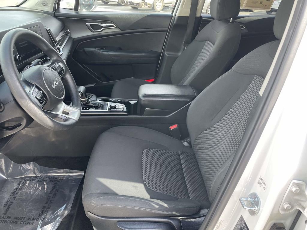 Used 2023 Kia Sportage LX image 28