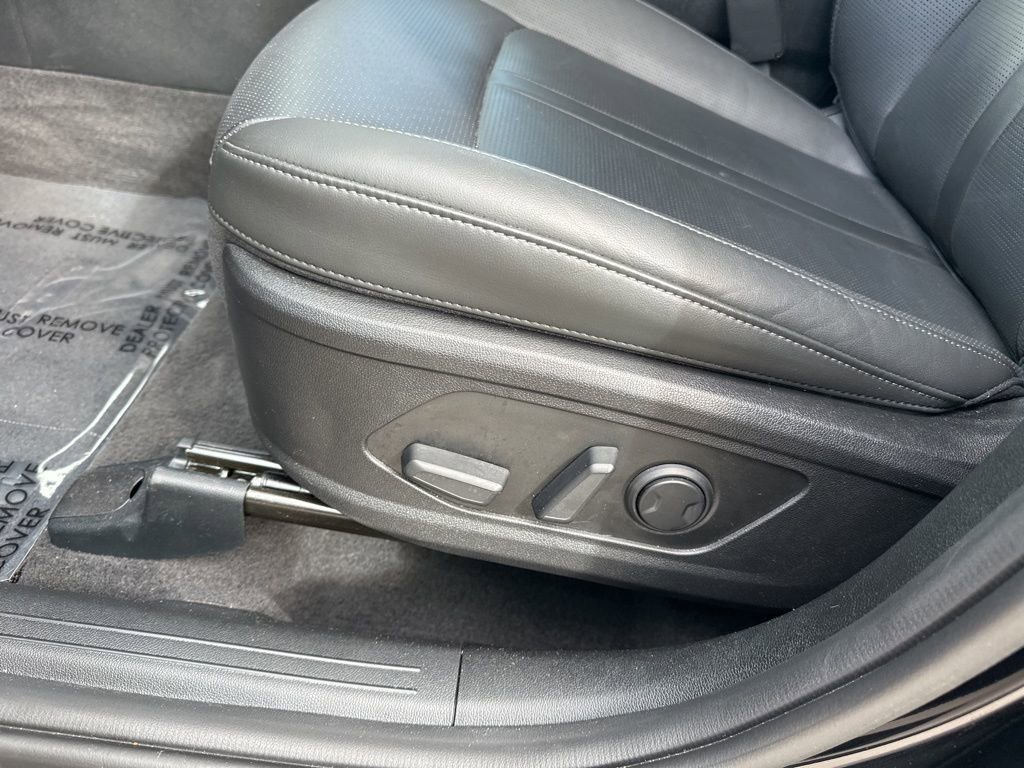 Certified 2025 Kia Sorento S image 12