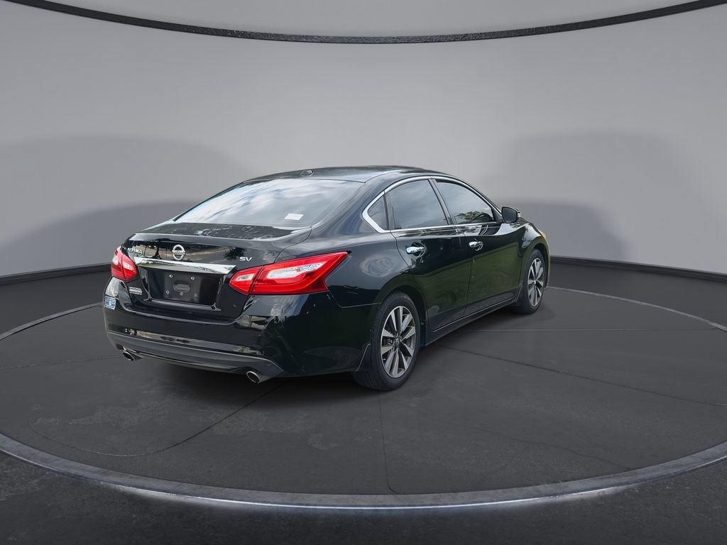 Used 2017 Nissan Altima 2.5 SV w/ Convenience Package FWD image 8