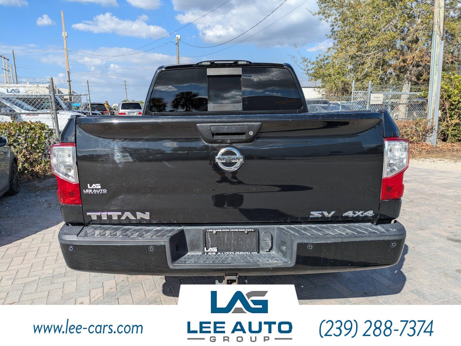 Used 2017 Nissan Titan SV AWD/4WD image 4