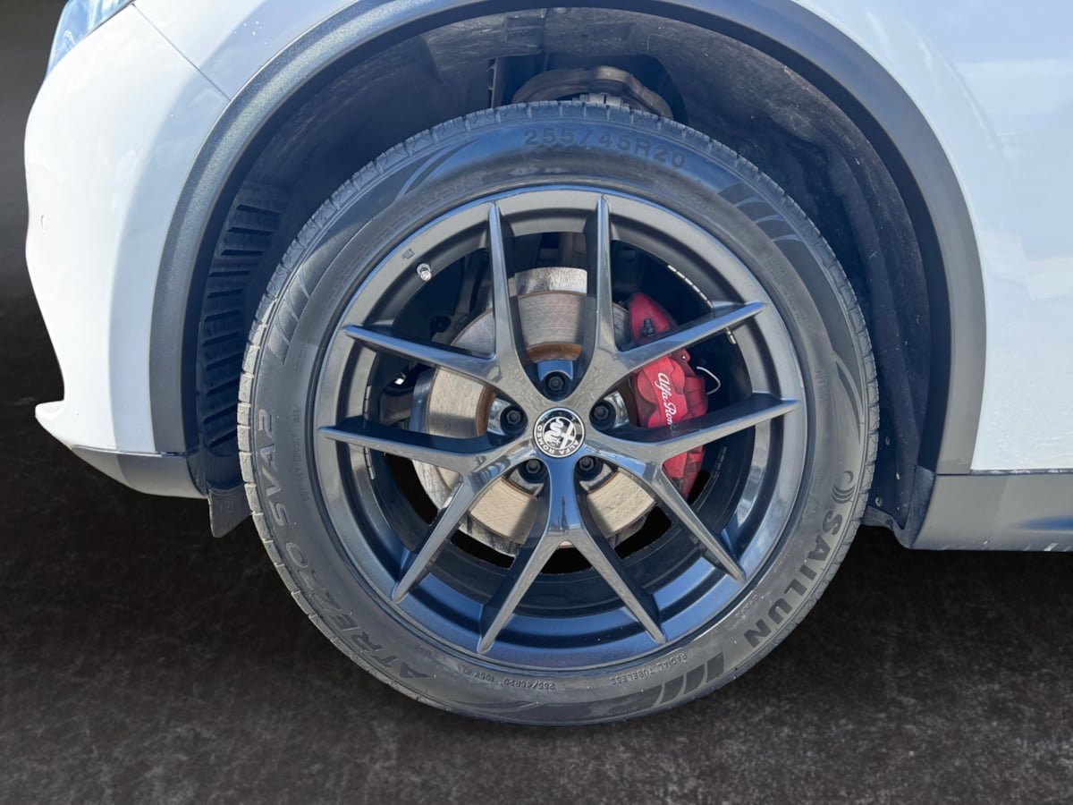 Used 2019 Alfa Romeo Stelvio w/ Nero Edizione image 9