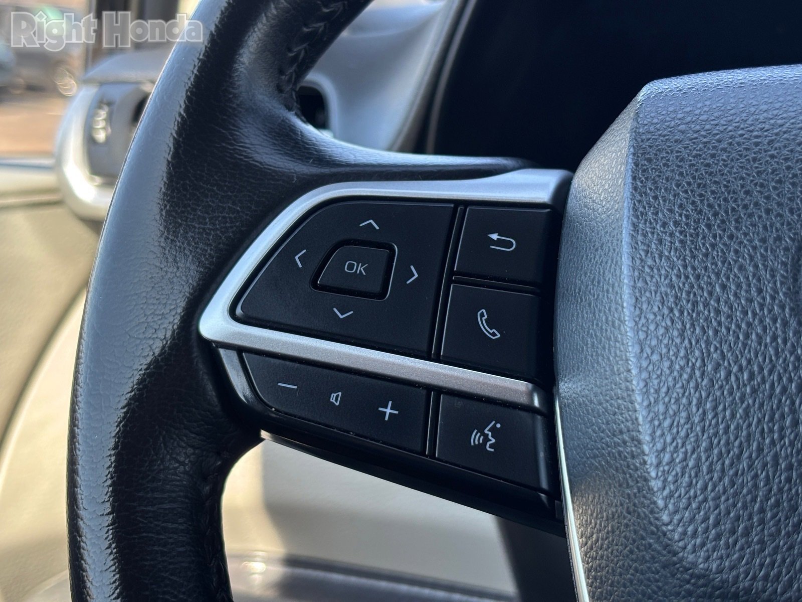 Used 2024 Toyota Sienna XLE image 21