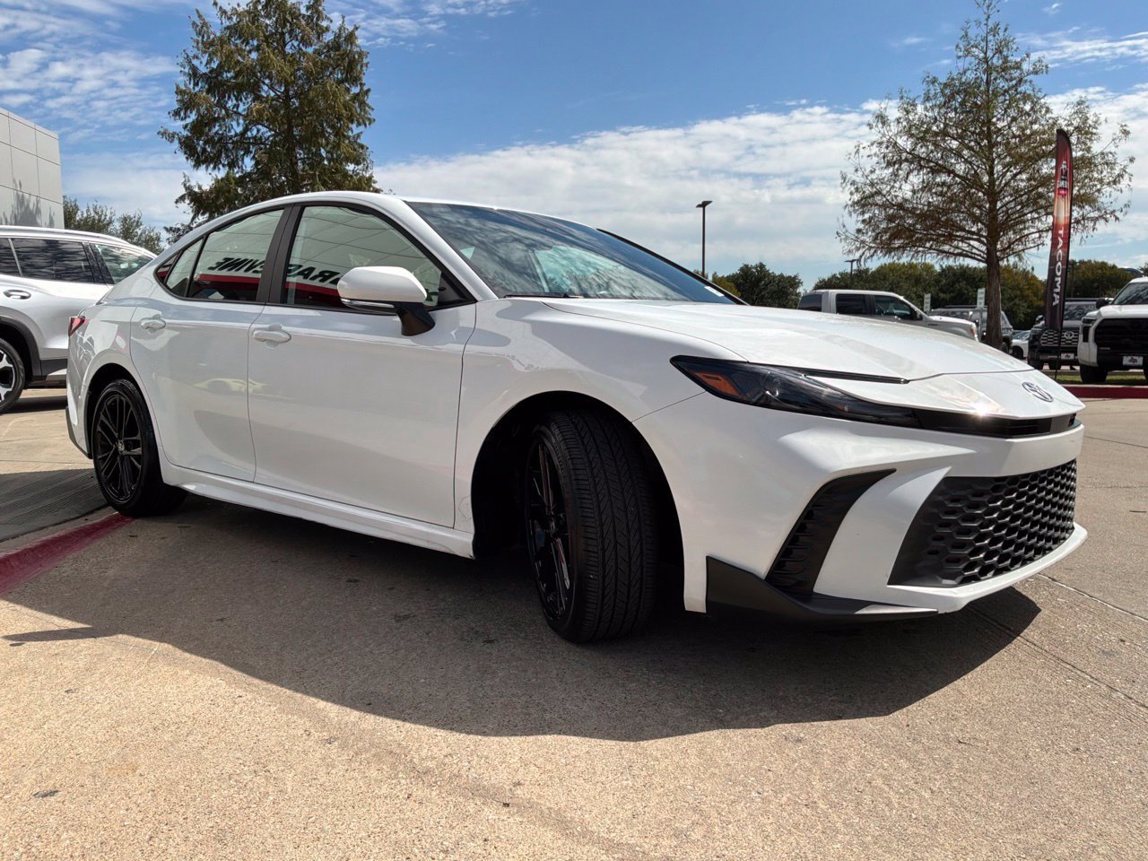 Used 2026 Toyota Camry SE FWD image 4