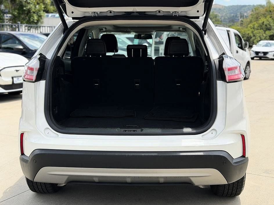 Used 2023 Ford Edge SEL w/ Convenience Package image 16