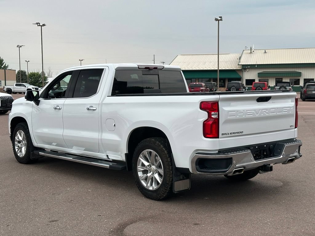 Used 2021 Chevrolet Silverado 1500 LTZ w/ LTZ Premium Package AWD/4WD image 5