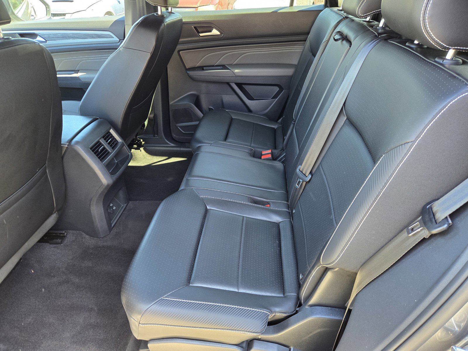 Used 2021 Volkswagen Atlas Cross Sport SE w/ Luggage Net & Mats Package AWD/4WD image 11