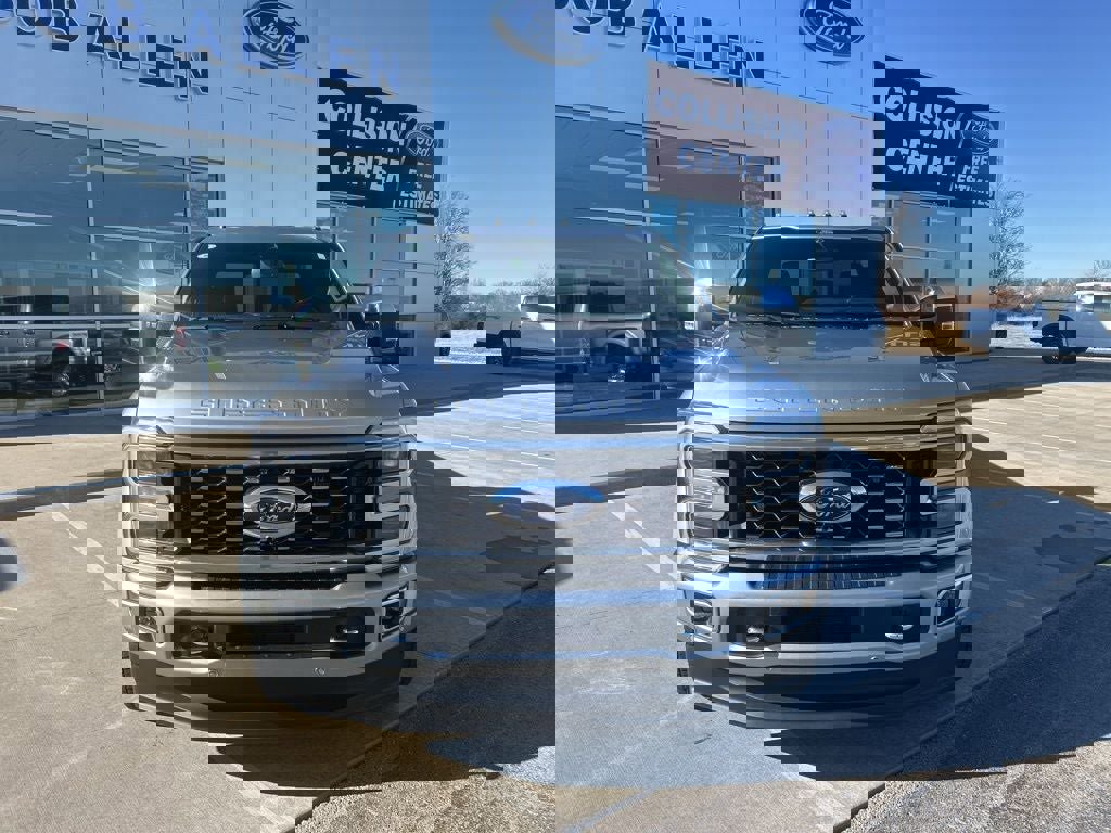 Used 2024 Ford F450 Platinum w/ FX4 Off-Road Package image 9