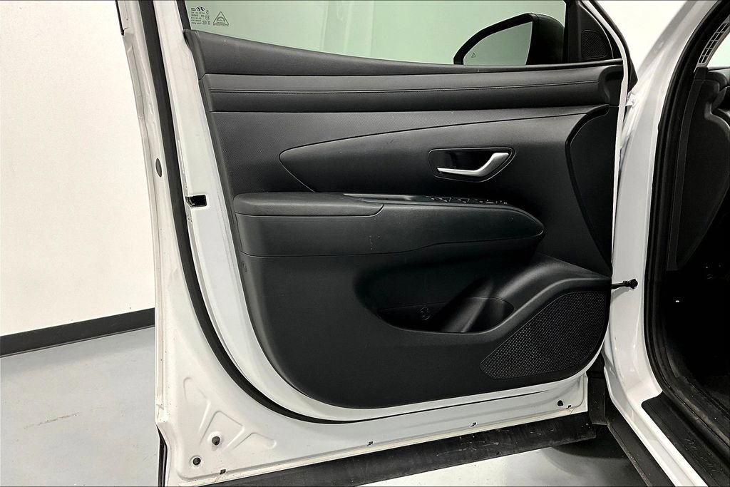 Used 2025 Hyundai Tucson SE image 20