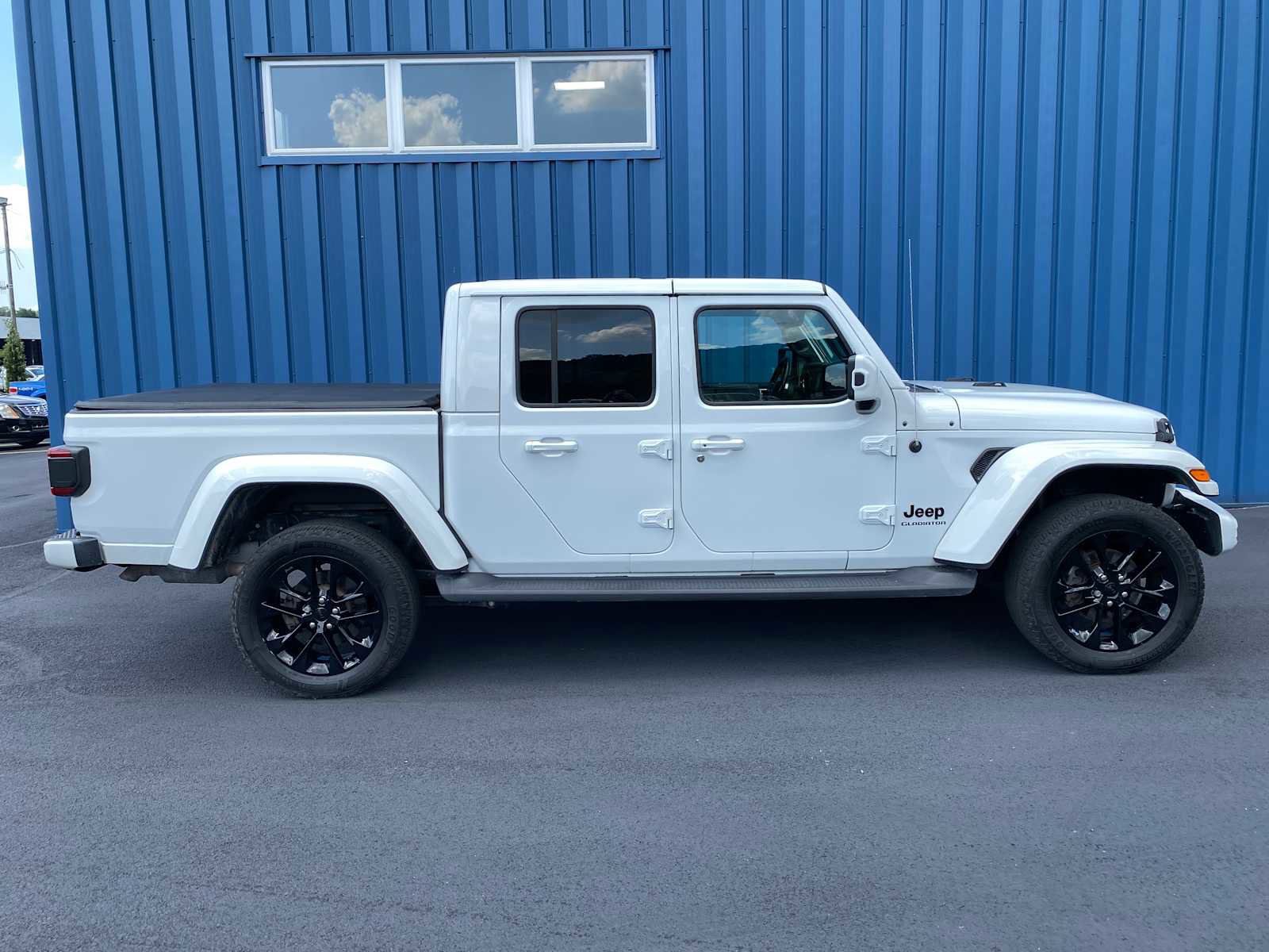 Used 2021 Jeep Gladiator Overland image 13