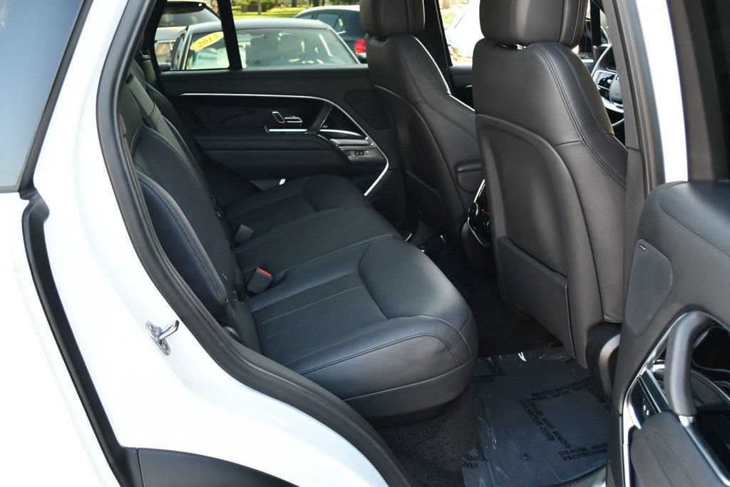 Used 2023 Land Rover Range Rover SE AWD/4WD image 19