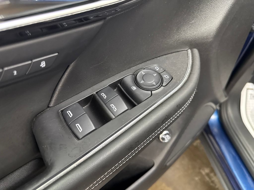 Used 2023 Buick Envision Essence AWD/4WD image 22
