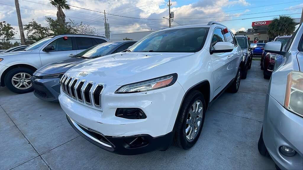 Used 2017 Jeep Cherokee Limited image 5