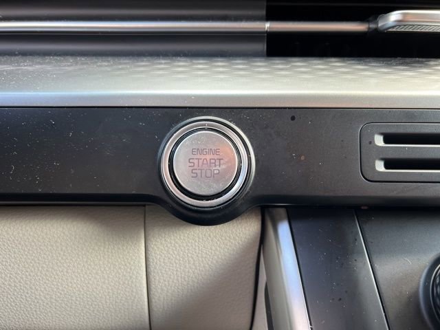 Certified 2024 Kia Carnival LX image 18