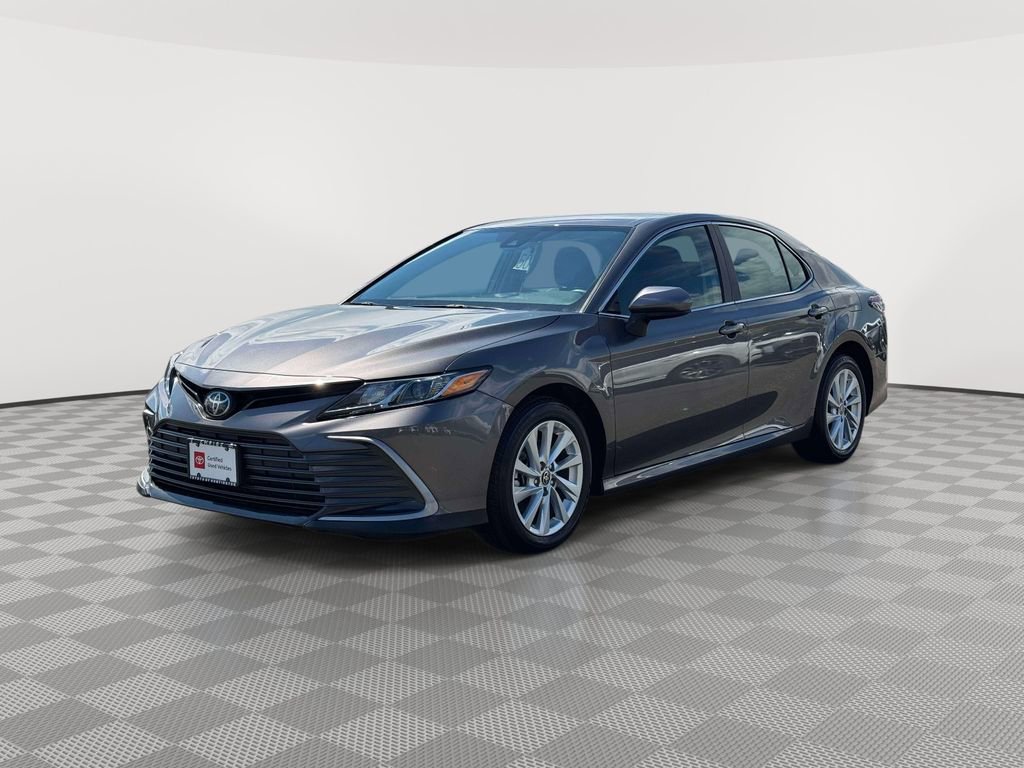 Used 2023 Toyota Camry LE FWD image 3