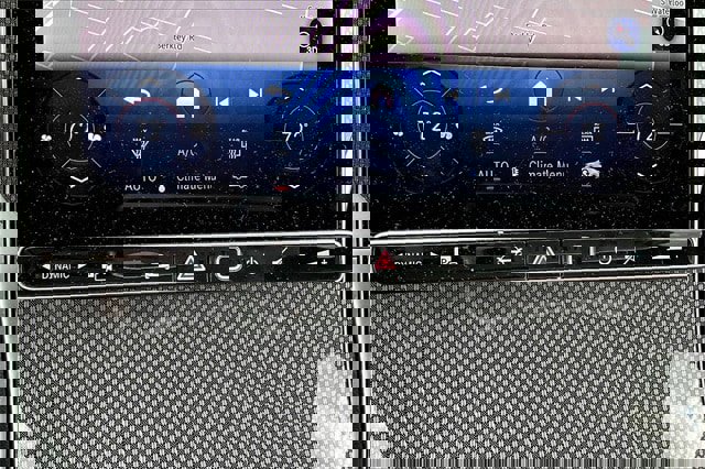 Certified 2025 Mercedes-Benz GLC 300 4MATIC image 18