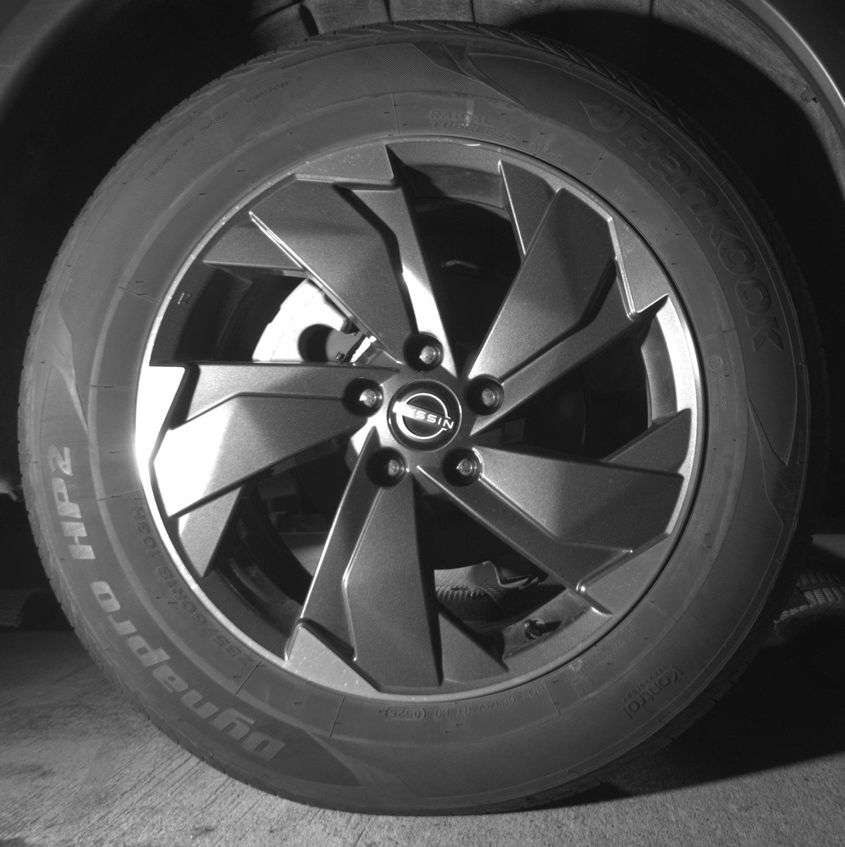 Used 2025 Nissan Rogue SV image 15