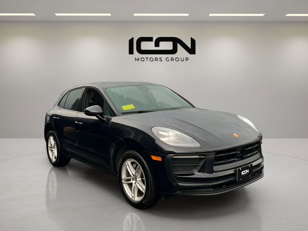 Used 2024 Porsche Macan T AWD/4WD image 7