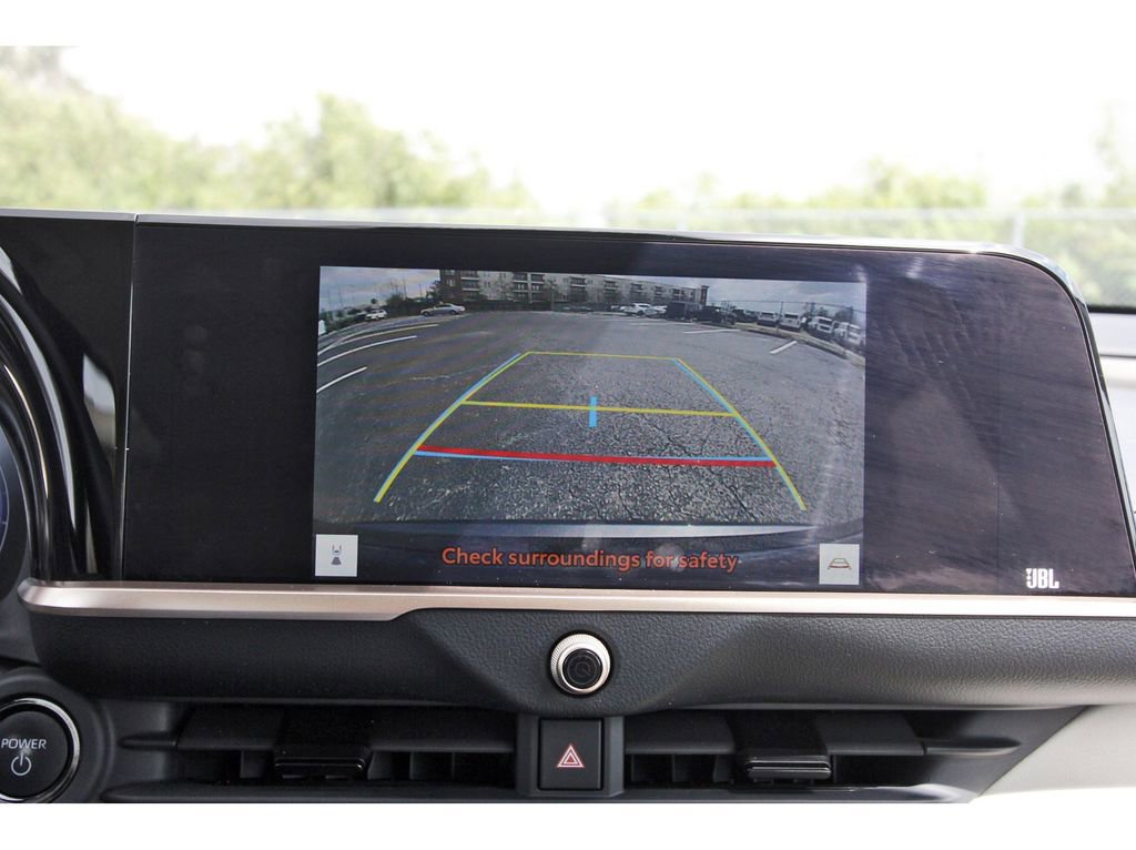 Used 2023 Toyota Crown Limited image 30