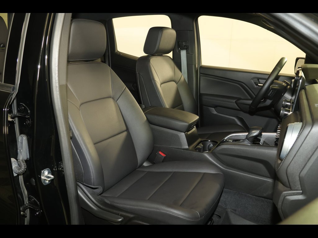 Used 2023 Chevrolet Colorado LT w/ LT Convenience Package III image 30