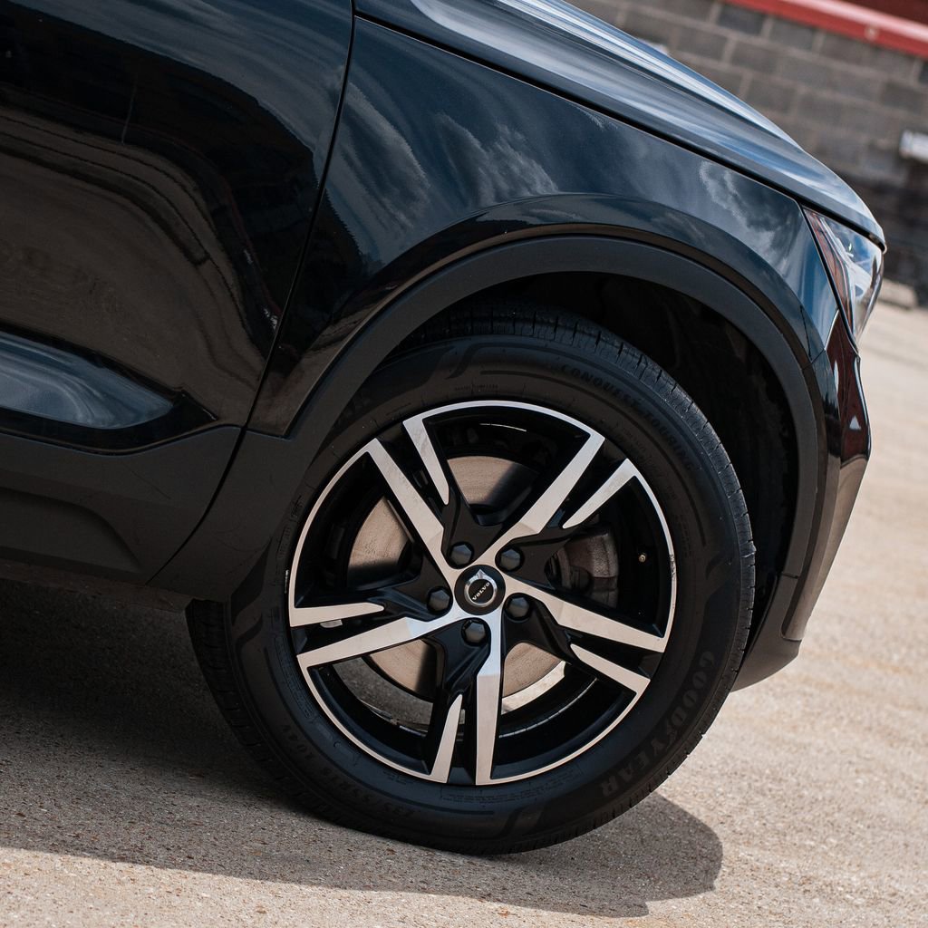 Certified 2023 Volvo XC40 B5 Core w/ Convenience Package AWD/4WD image 7