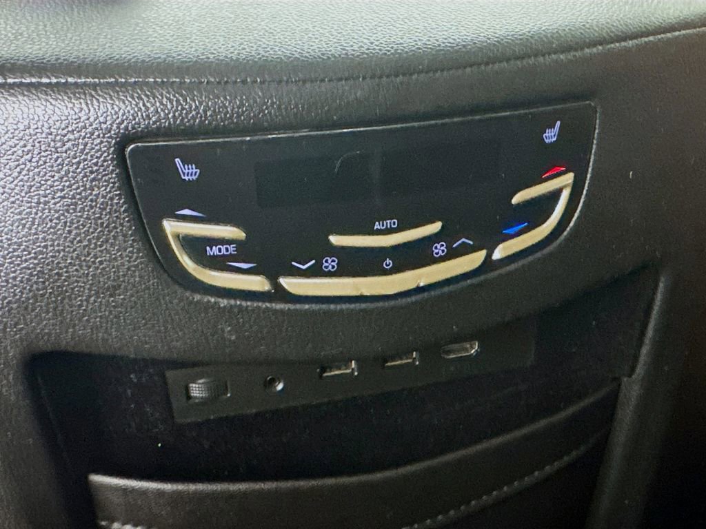 Used 2017 Cadillac Escalade Premium Luxury image 28