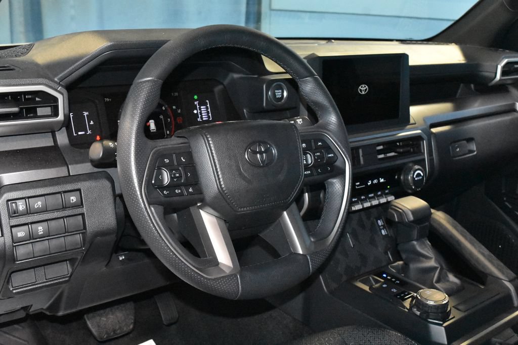 Used 2025 Toyota 4Runner SR5 AWD/4WD image 2