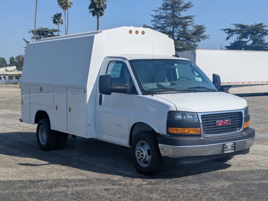 New 2026 GMC Savana 3500 w/ Power Convenience Package RWD image 4