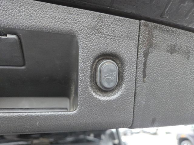 Used 2015 GMC Yukon Denali w/ Open Road Package image 21