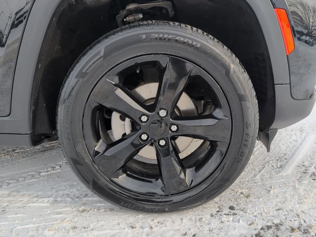 Used 2023 Jeep Grand Cherokee Altitude image 12