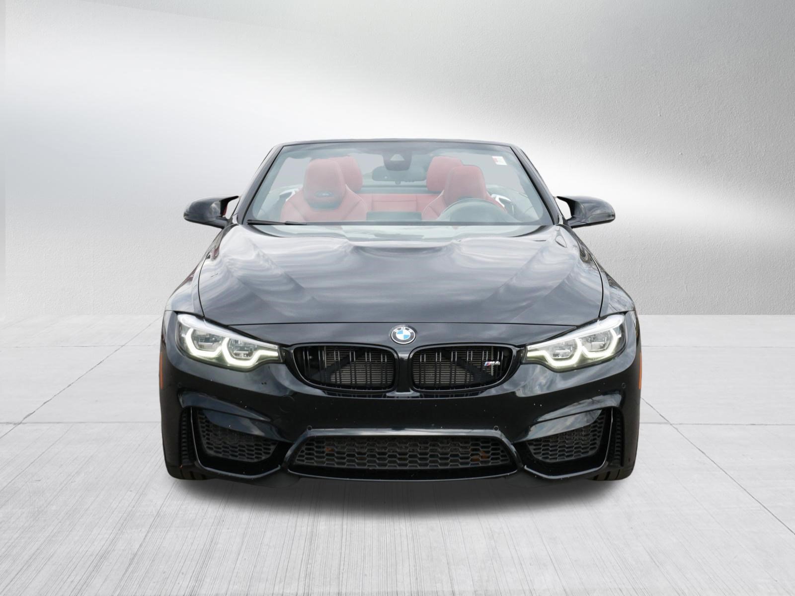 Used 2018 BMW M4 Convertible image 2