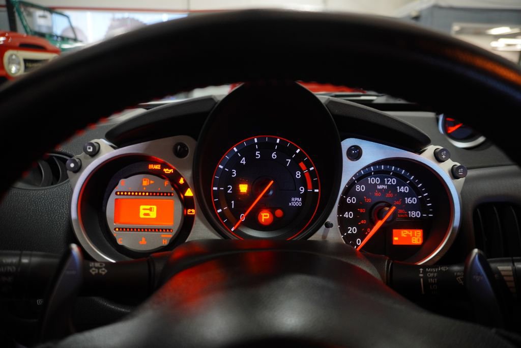 Used 2010 Nissan 370Z Touring image 14