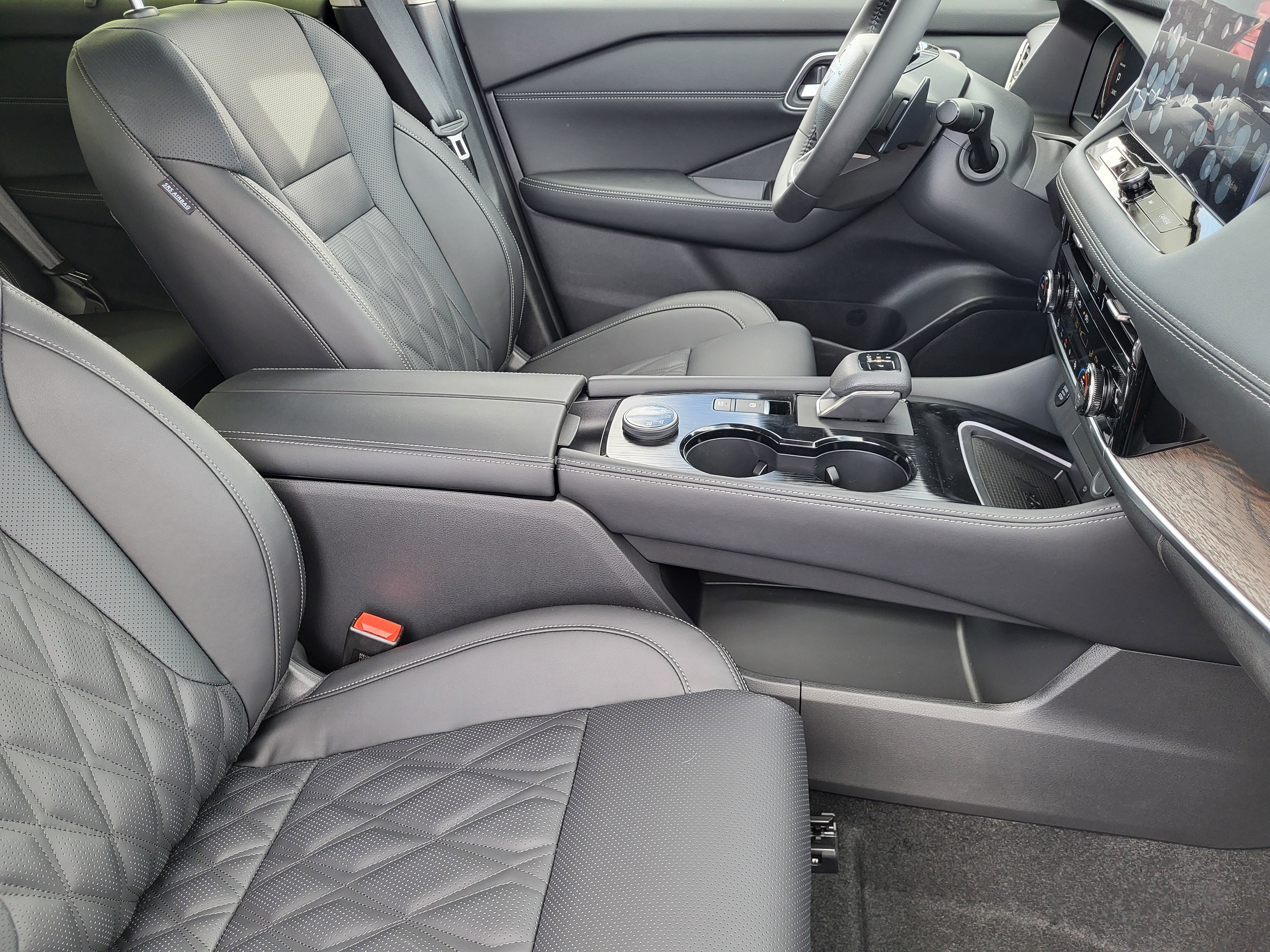 New 2026 Nissan Rogue Platinum w/ Platinum Premium Package image 8