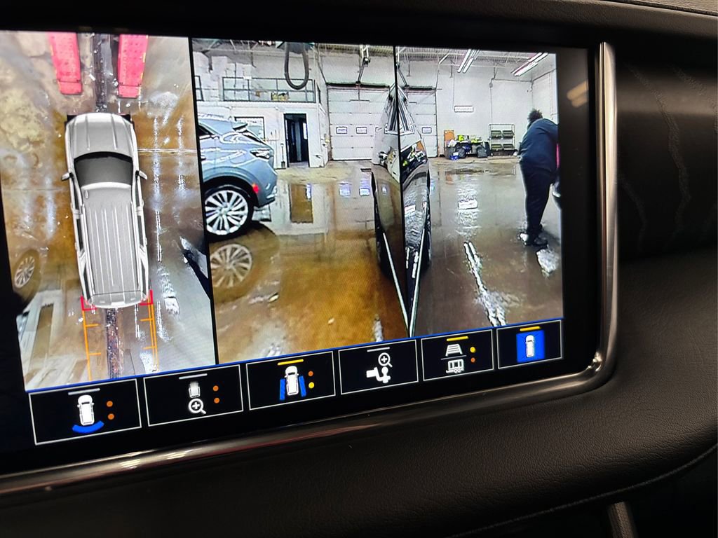 Used 2024 GMC Yukon XL Denali image 49