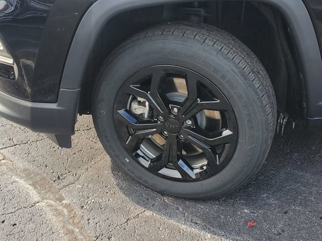 Certified 2024 Jeep Compass Latitude image 3