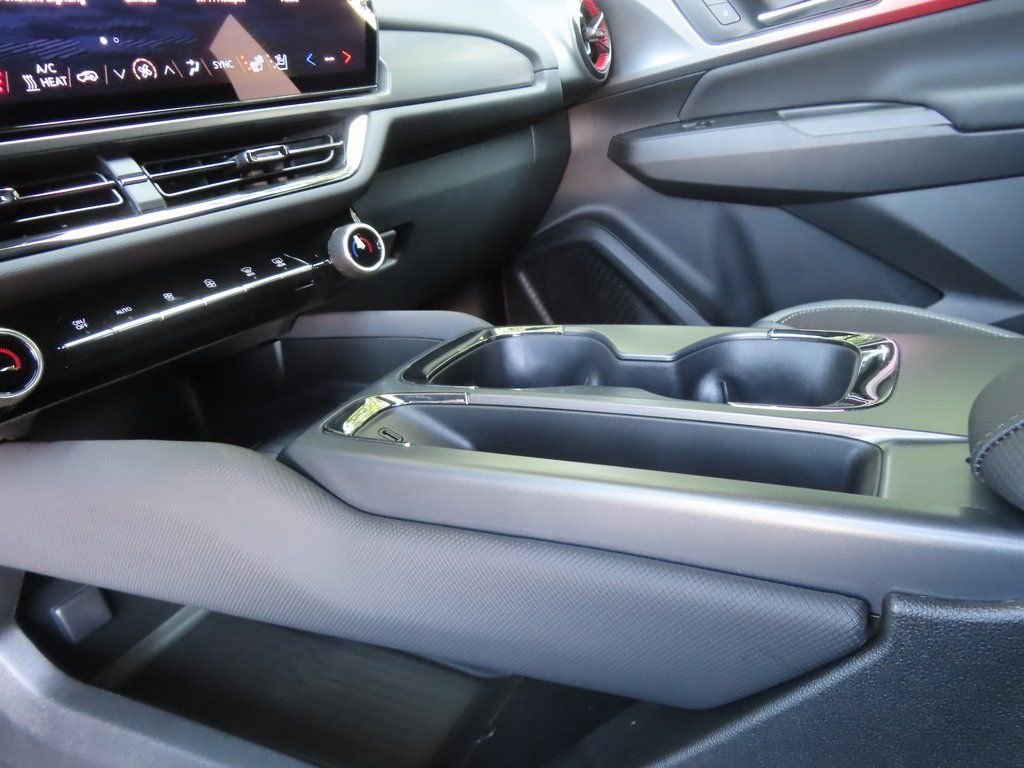 New 2025 Chevrolet Equinox EV RS w/ Convenience Package II AWD/4WD image 6