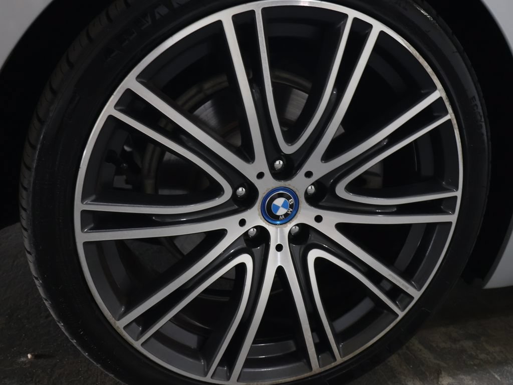 Used 2018 BMW 530e xDrive w/ Premium Package 2 AWD/4WD image 34