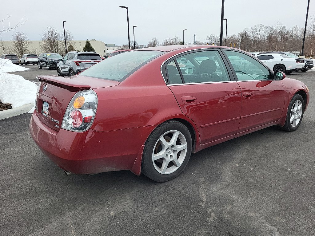 Used 2004 Nissan Altima 3.5 SE w/ Sport Pkg image 4