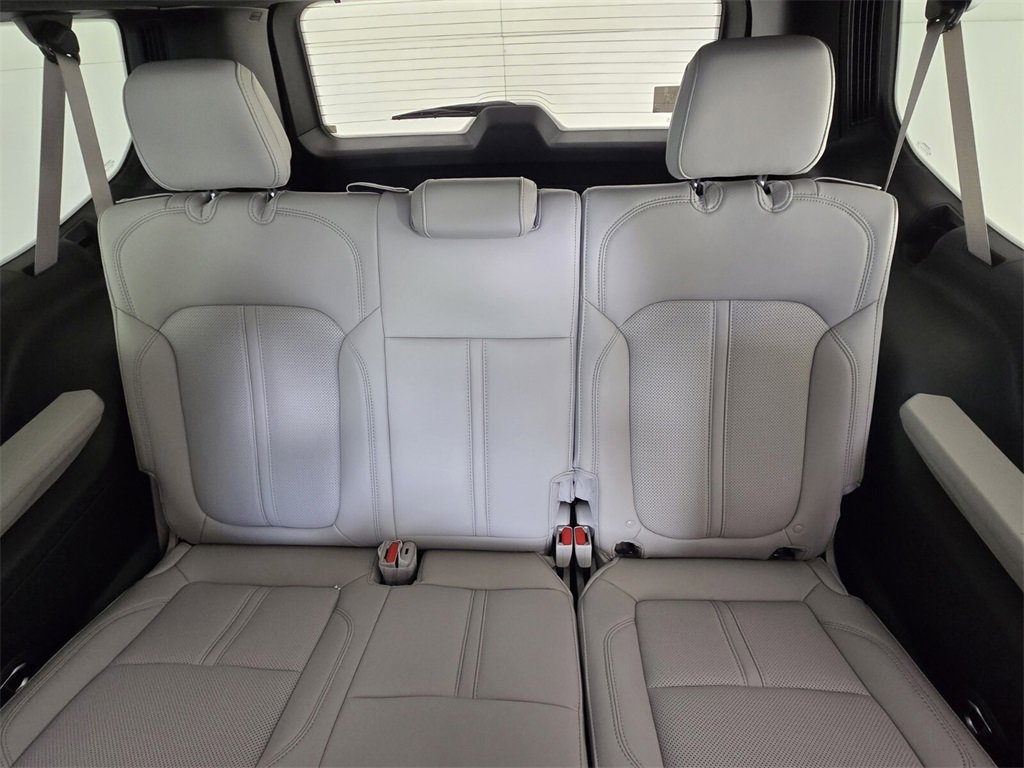 New 2025 Jeep Wagoneer L Series II image 9