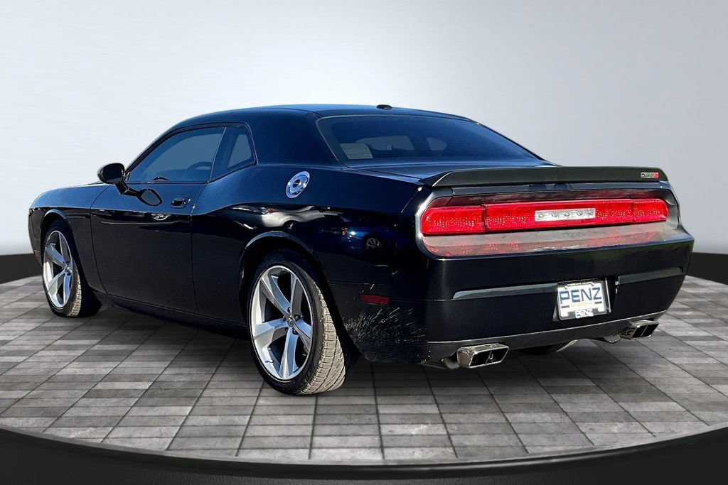 Used 2009 Dodge Challenger SRT8 RWD image 4
