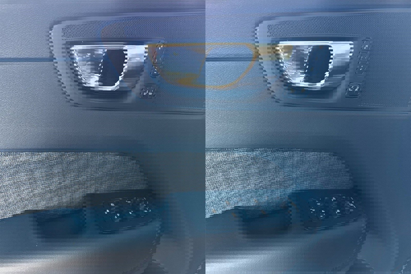 Used 2025 Volvo XC60 B5 Core w/ Protection Package Premier image 13