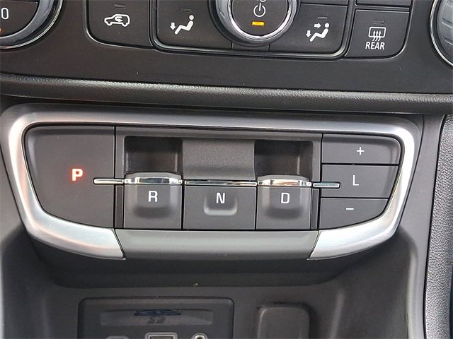 Used 2024 GMC Terrain SLT image 13