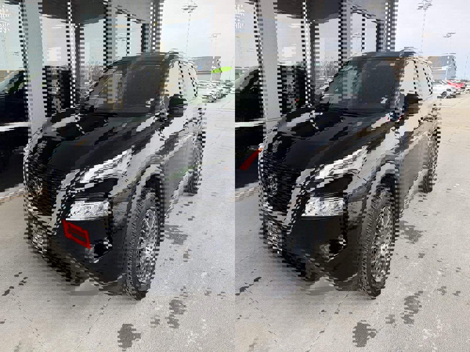 Used 2023 Nissan Rogue SV w/ SV Premium B Package AWD/4WD image 2